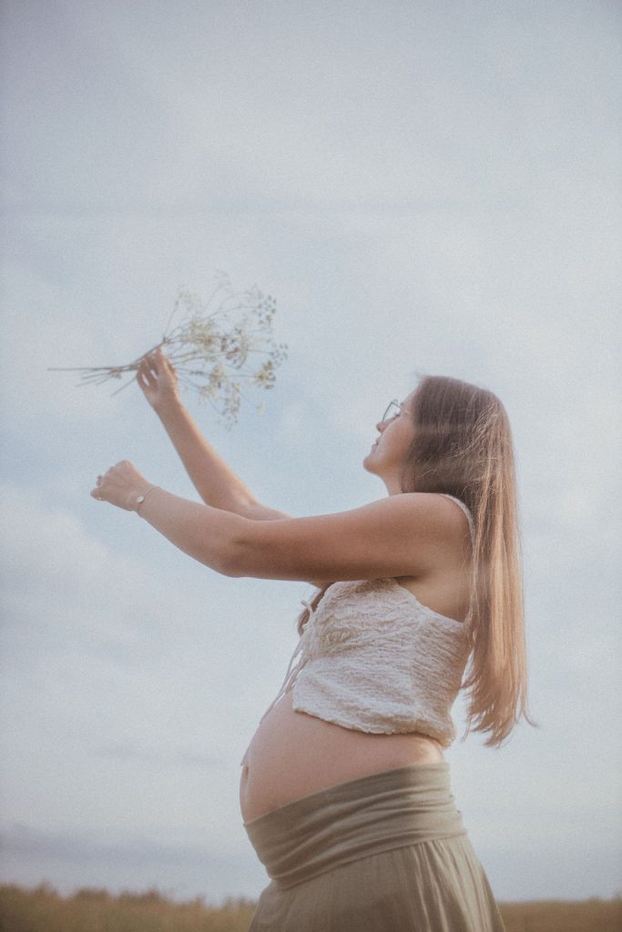 Doula Christina Ascher 3 Doula Begleitung in Schwangerschaft, Geburt & Wochenbett. Heilsame Rituale wie Motherblessing, Closing the Bones & liebevolle Begleitung von Sternenkind-Eltern - Doula Christina Ascher