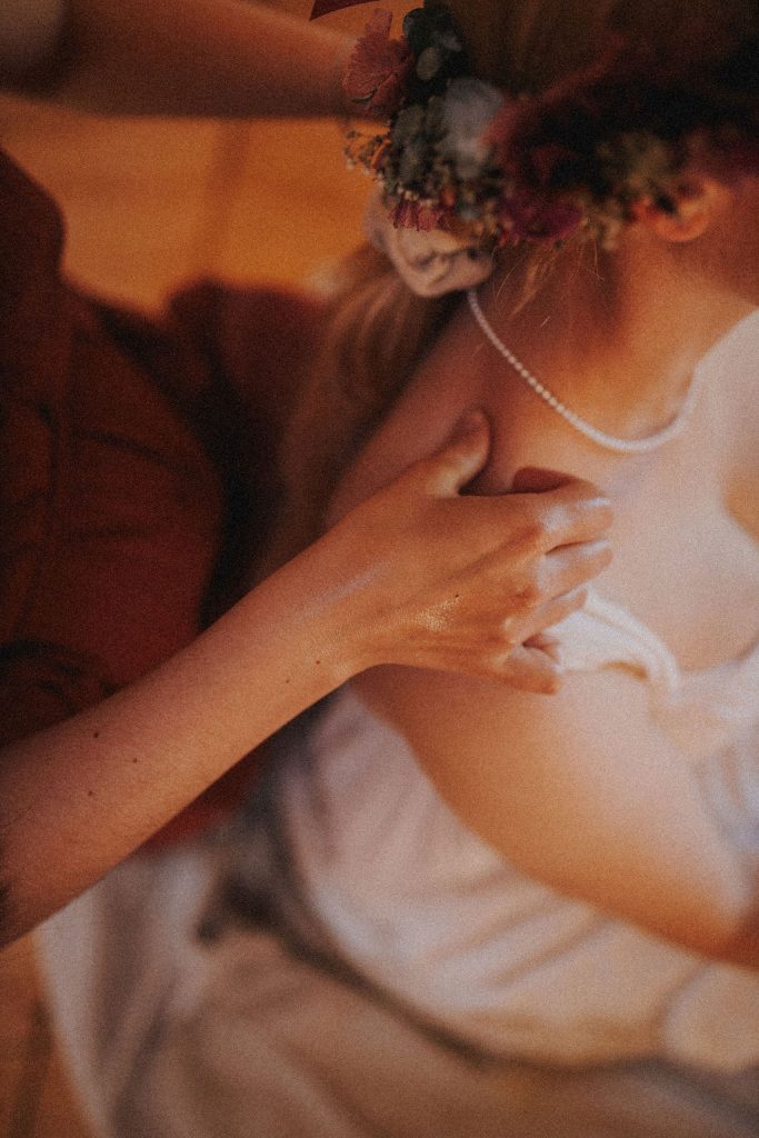 Doula Christina Ascher 7 Doula Begleitung in Schwangerschaft, Geburt & Wochenbett. Heilsame Rituale wie Motherblessing, Closing the Bones & liebevolle Begleitung von Sternenkind-Eltern - Doula Christina Ascher