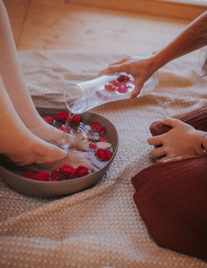 Rituale 3 Rituale rund um Geburt & Weiblichkeit – Motherblessing, Closing the Bones & Heilbad | Doula Christina Ascher