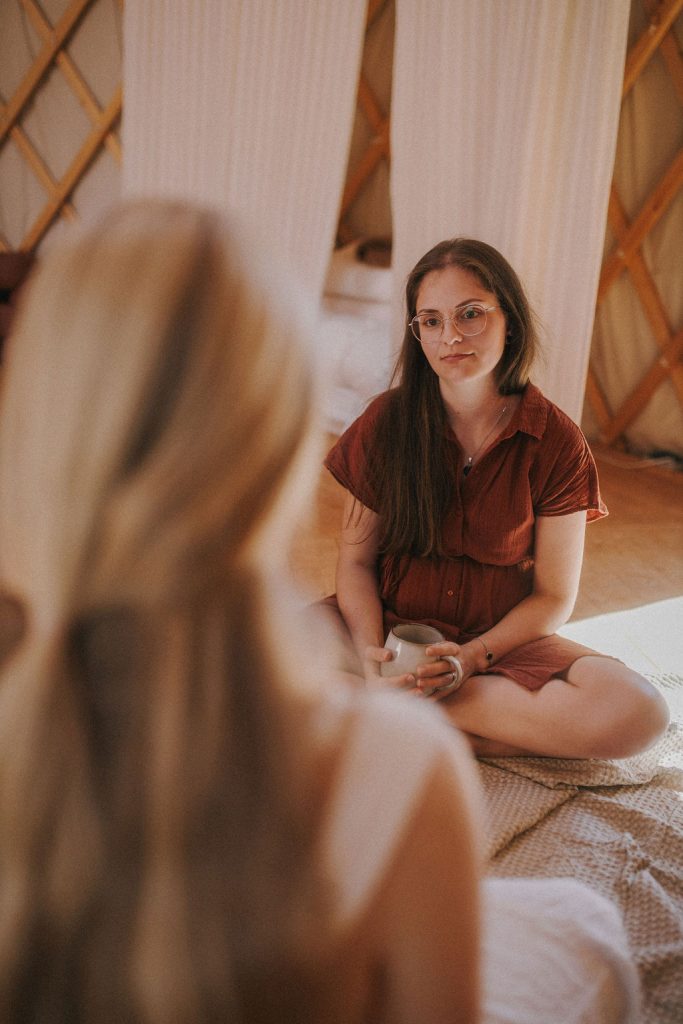 Über mich 4 Über mich - Doula Christina Ascher | Doula Begleitung in Schwangerschaft, Geburt & Wochenbett. Heilsame Rituale wie Motherblessing, Closing the Bones & liebevolle Begleitung von Sternenkind-Eltern